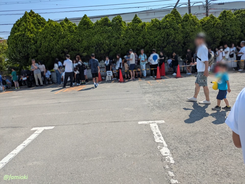 ハッピードリームサーカスの自由席に並ぶ列