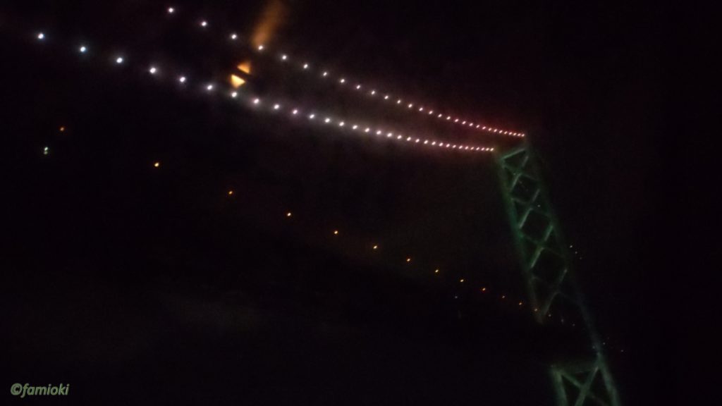 展望ルームから見る明石海峡大橋