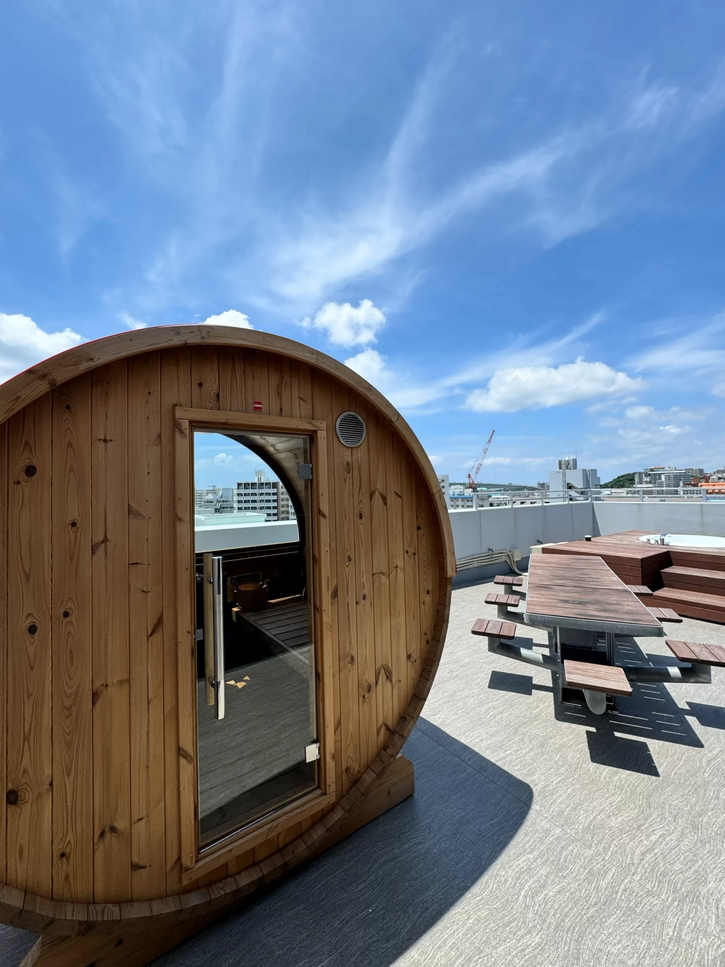 レイサー沖縄那覇美栄橋のスイートルームにあるサウナ