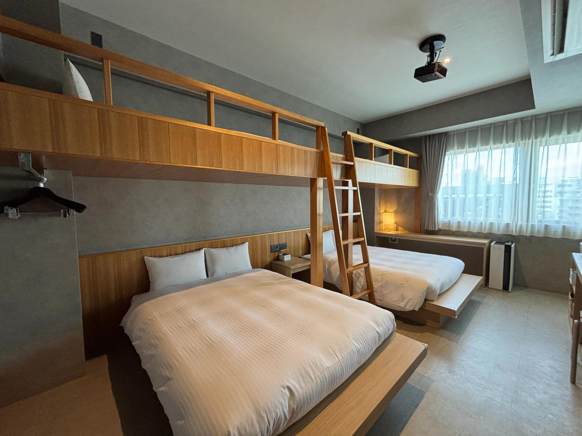 レイサー沖縄那覇泊ふ頭にある2段ベッド